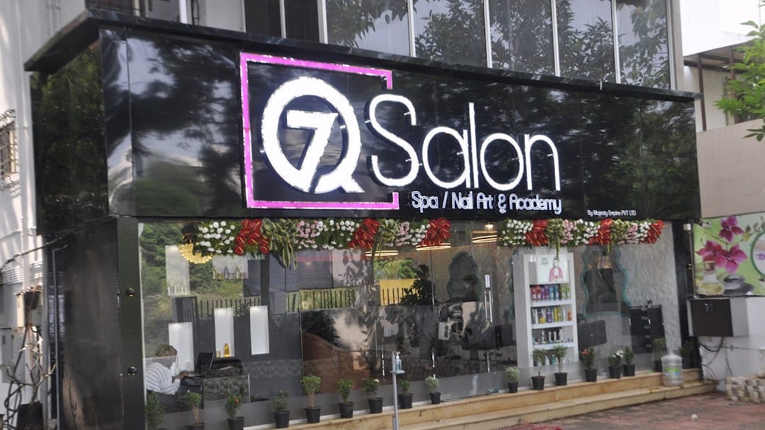 Q7 Salon
