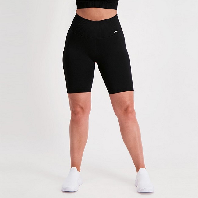 A Guide To Choosing Women’s Sportswear Shorts That Flatter And Perform