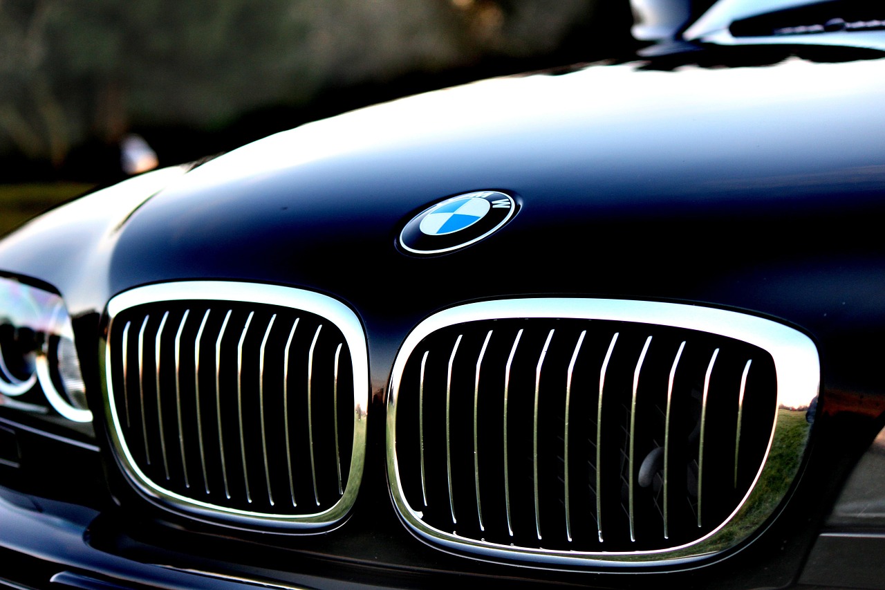 HR Black Cars – premier provider of luxury transportation services across Los Angeles, Orange County and San Diego