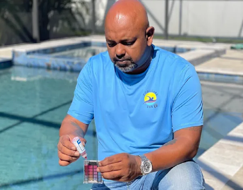 Pool-Cleaning-Service-Orlando