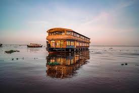 Alleppey houseboat – Book your best trips with most affordable houseboats or boathouse in Alleppey, Kerala consisting of Kerala food, traditional dance, ac, television and best sceneries